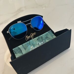 Maui Jim Half Moon Blue Hawaii Polarized Sunglasses NEW